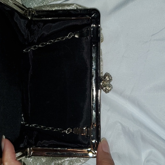 Vintage Style Metallic Small Purse with Chain and Metallic Gloves Set - Picture 16 of 16